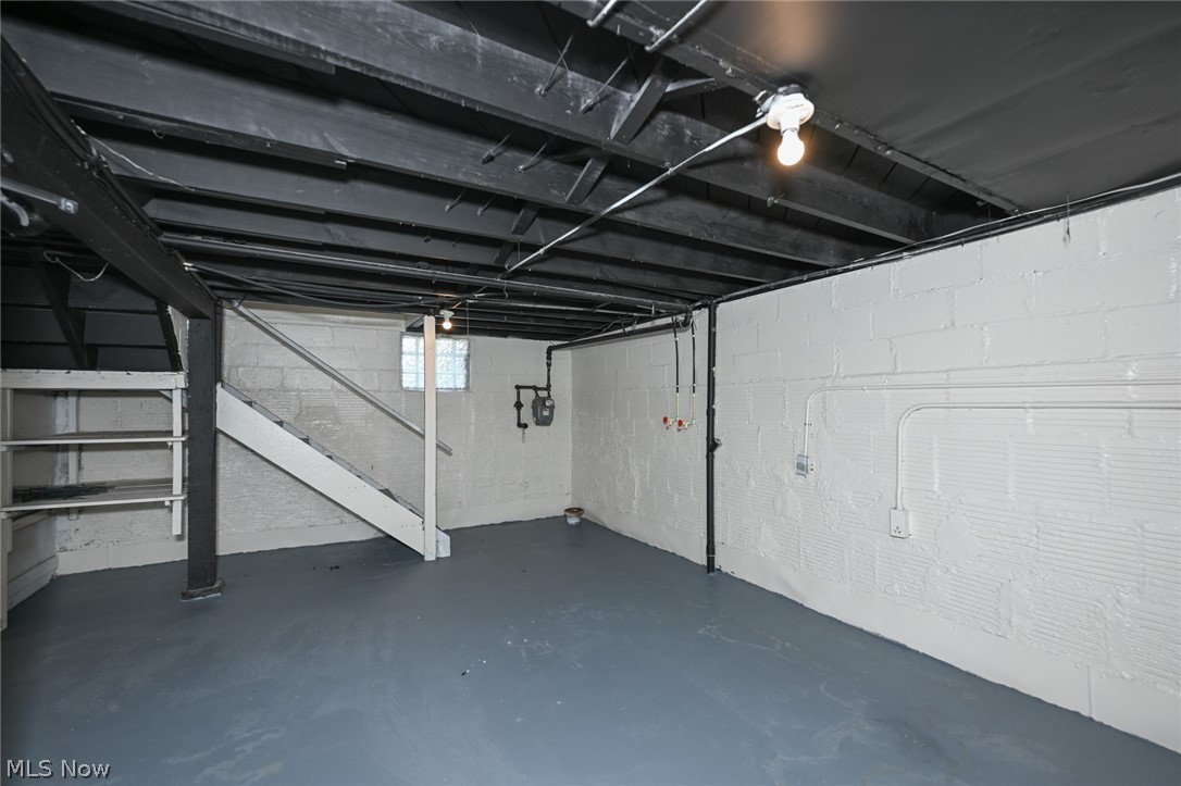 1292 Diagonal Road Akron OH 44307