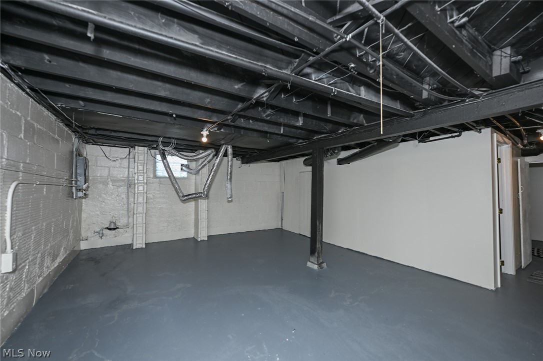 1292 Diagonal Road Akron OH 44307