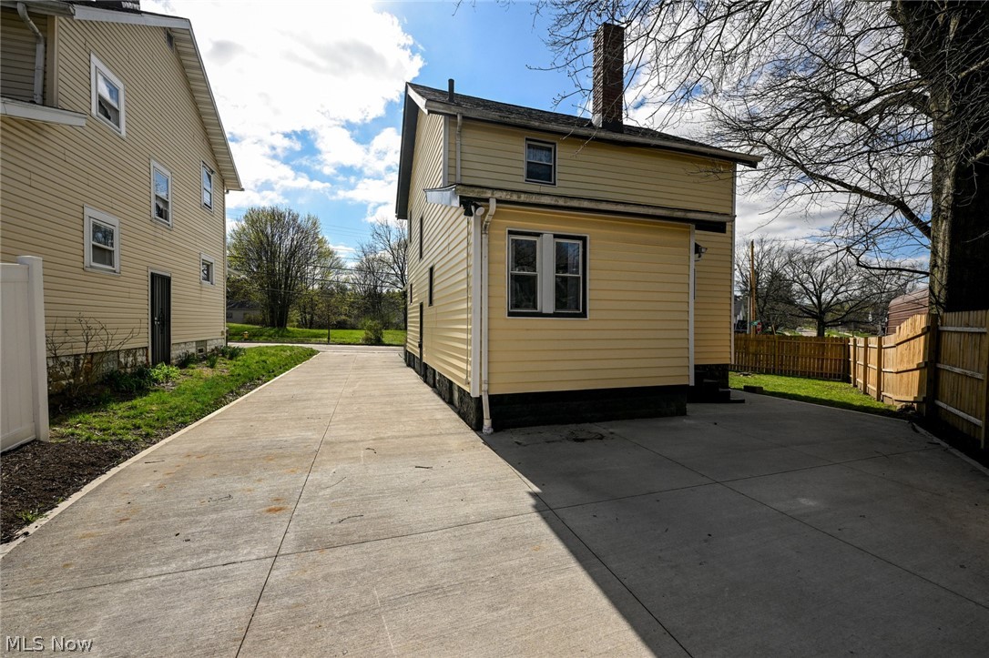 1292 Diagonal Road Akron OH 44307