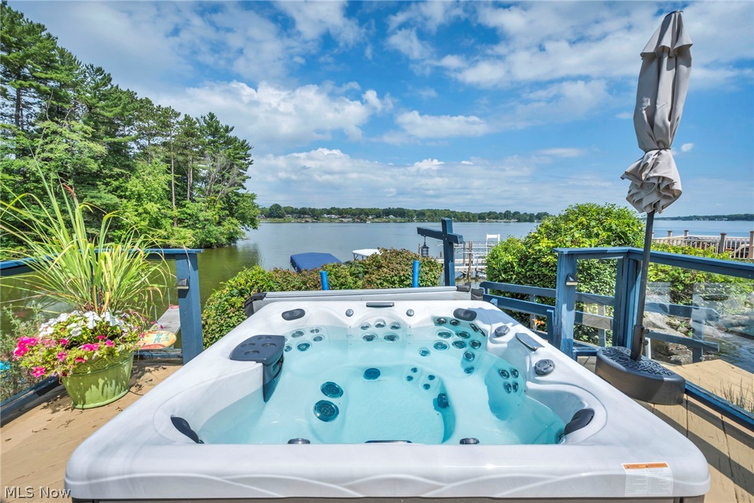 17544 Pine Court Lake Milton OH 44429