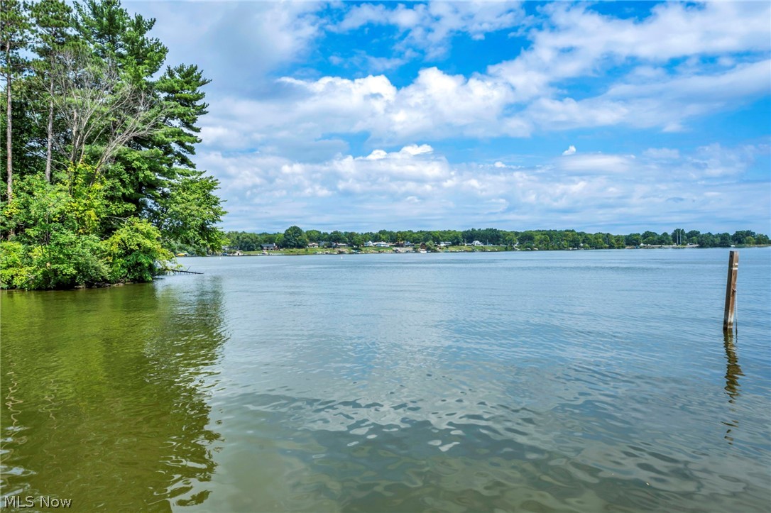 17544 Pine Court Lake Milton OH 44429
