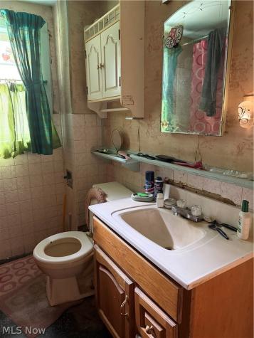 13661 W Spring Street Burton OH 44021