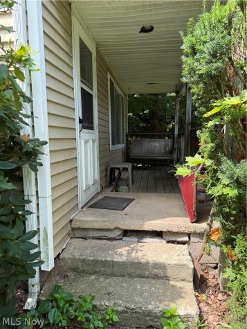 13661 W Spring Street Burton OH 44021