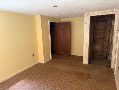 13661 W Spring Street Burton OH 44021