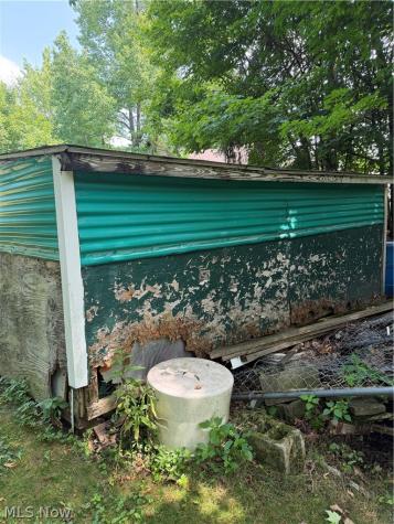 13661 W Spring Street Burton OH 44021