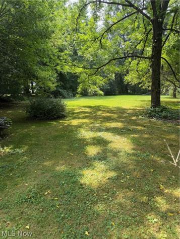 13661 W Spring Street Burton OH 44021