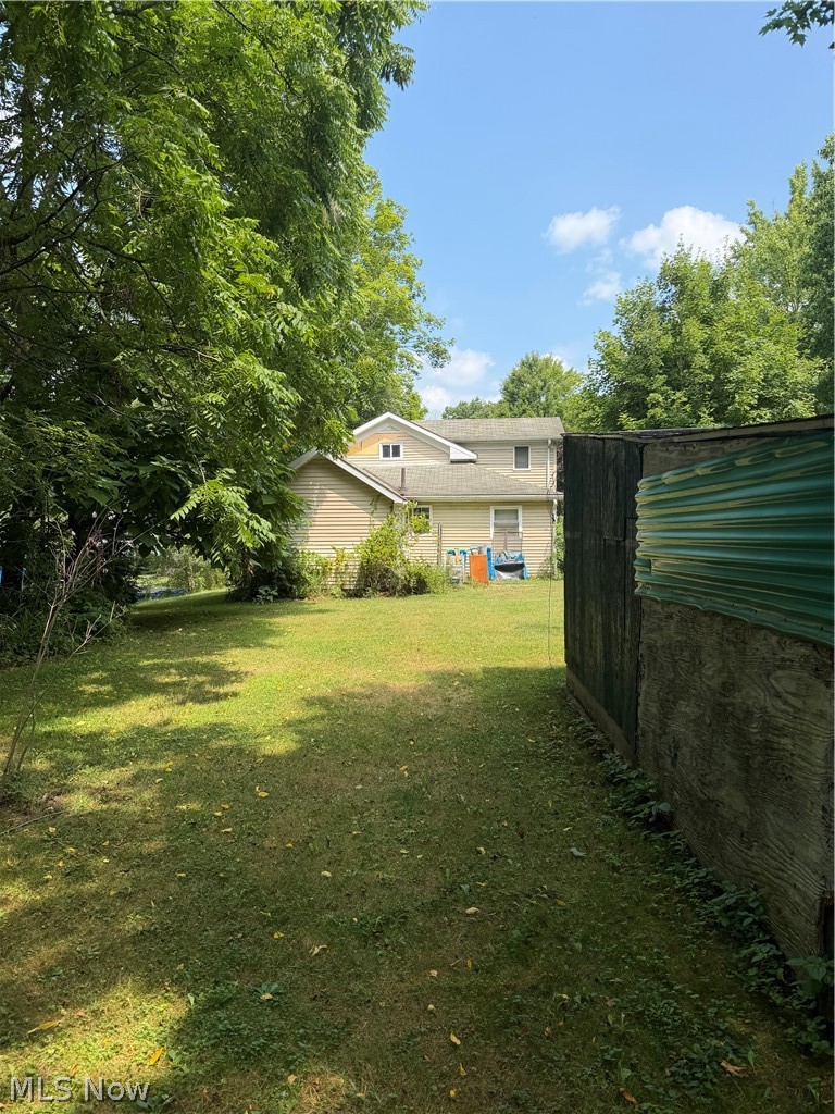 13661 W Spring Street Burton OH 44021