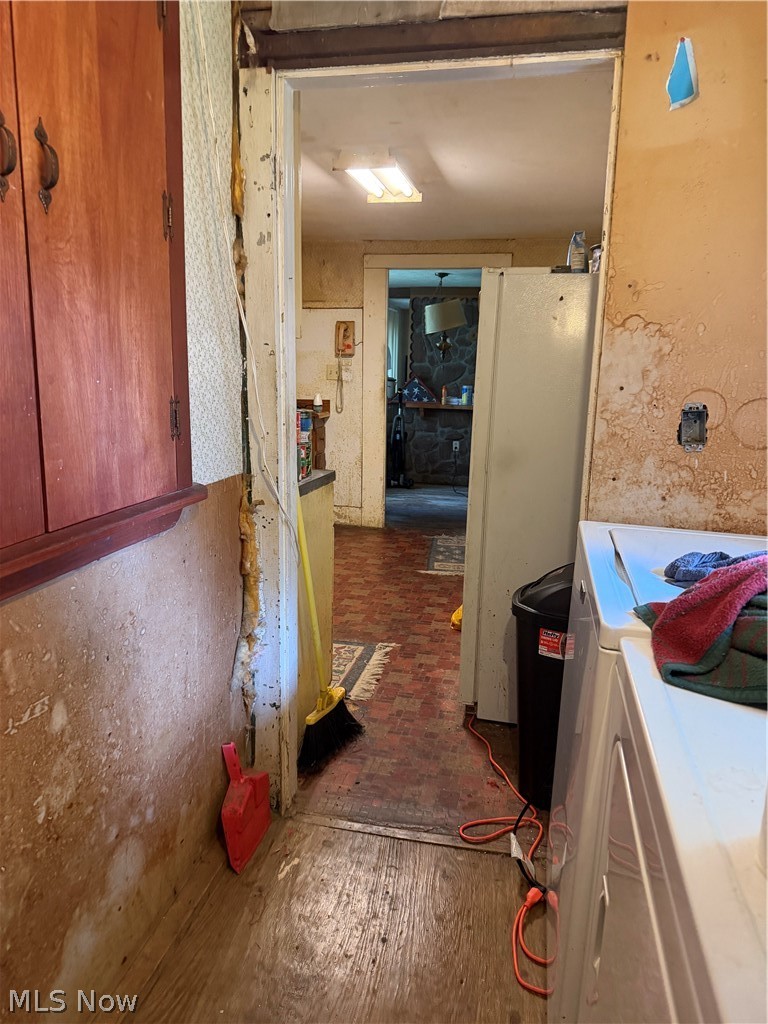 13661 W Spring Street Burton OH 44021