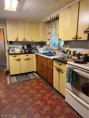 13661 W Spring Street Burton OH 44021