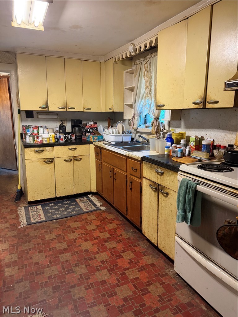 13661 W Spring Street Burton OH 44021