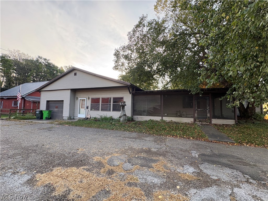 101 Mcconnell Street Uhrichsville OH 44683