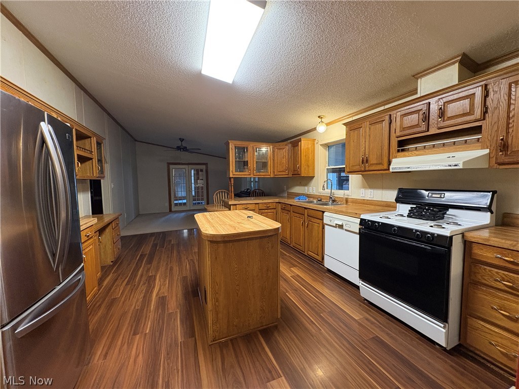 101 Mcconnell Street Uhrichsville OH 44683