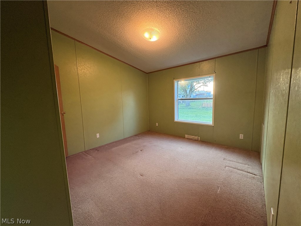 101 Mcconnell Street Uhrichsville OH 44683