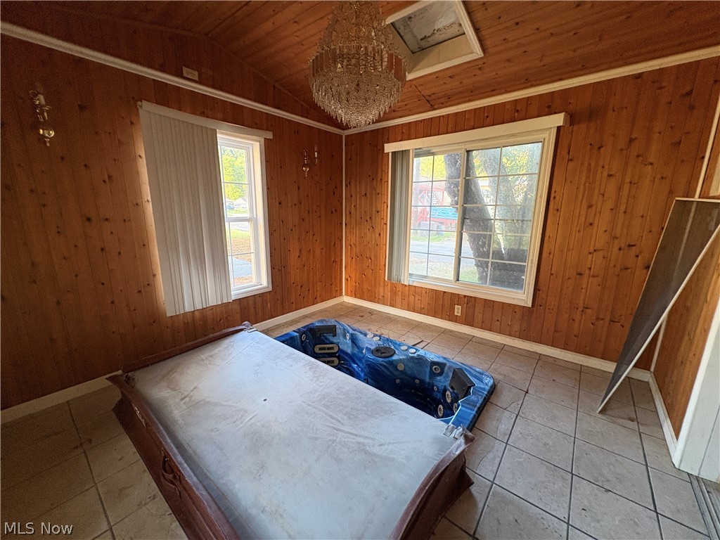 101 Mcconnell Street Uhrichsville OH 44683