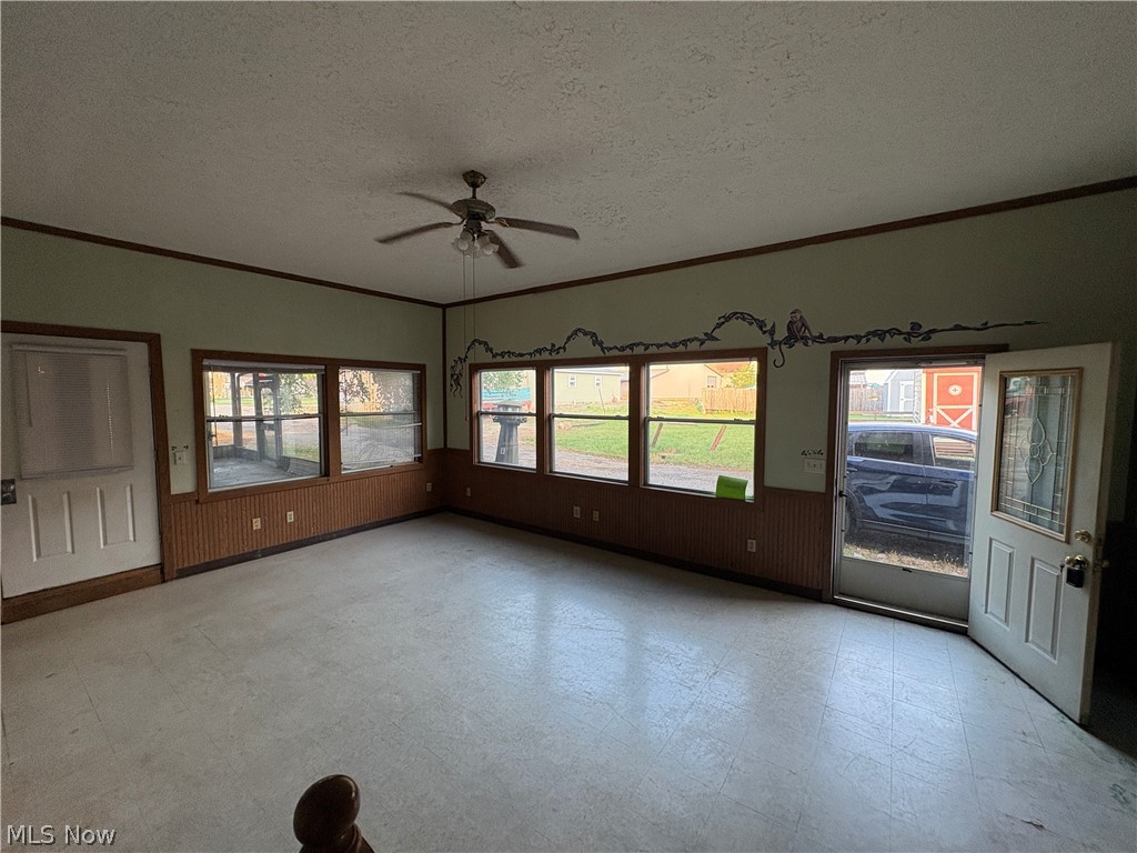 101 Mcconnell Street Uhrichsville OH 44683