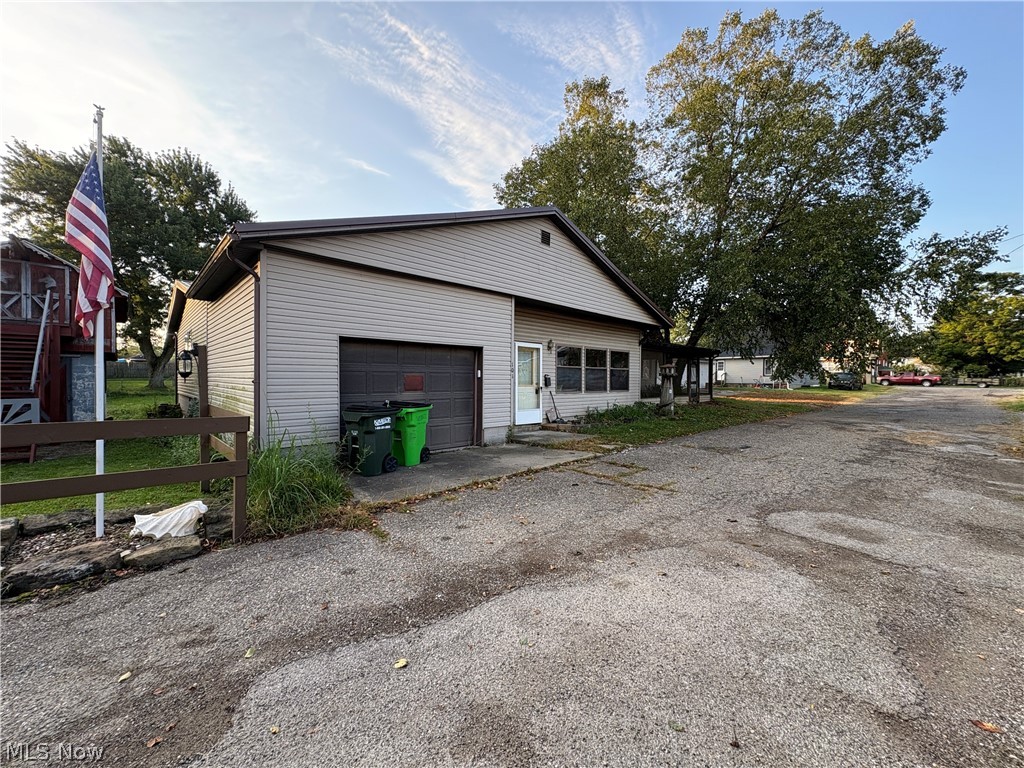 101 Mcconnell Street Uhrichsville OH 44683
