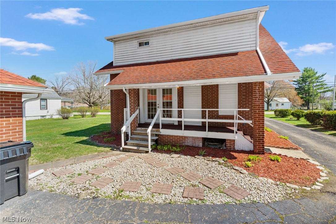 8009 Waynesburg Drive SE Waynesburg OH 44688