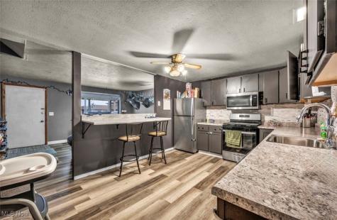 4124 Leavitt Road Lorain OH 44053