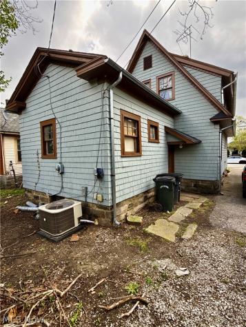 343 4th Street Elyria OH 44035