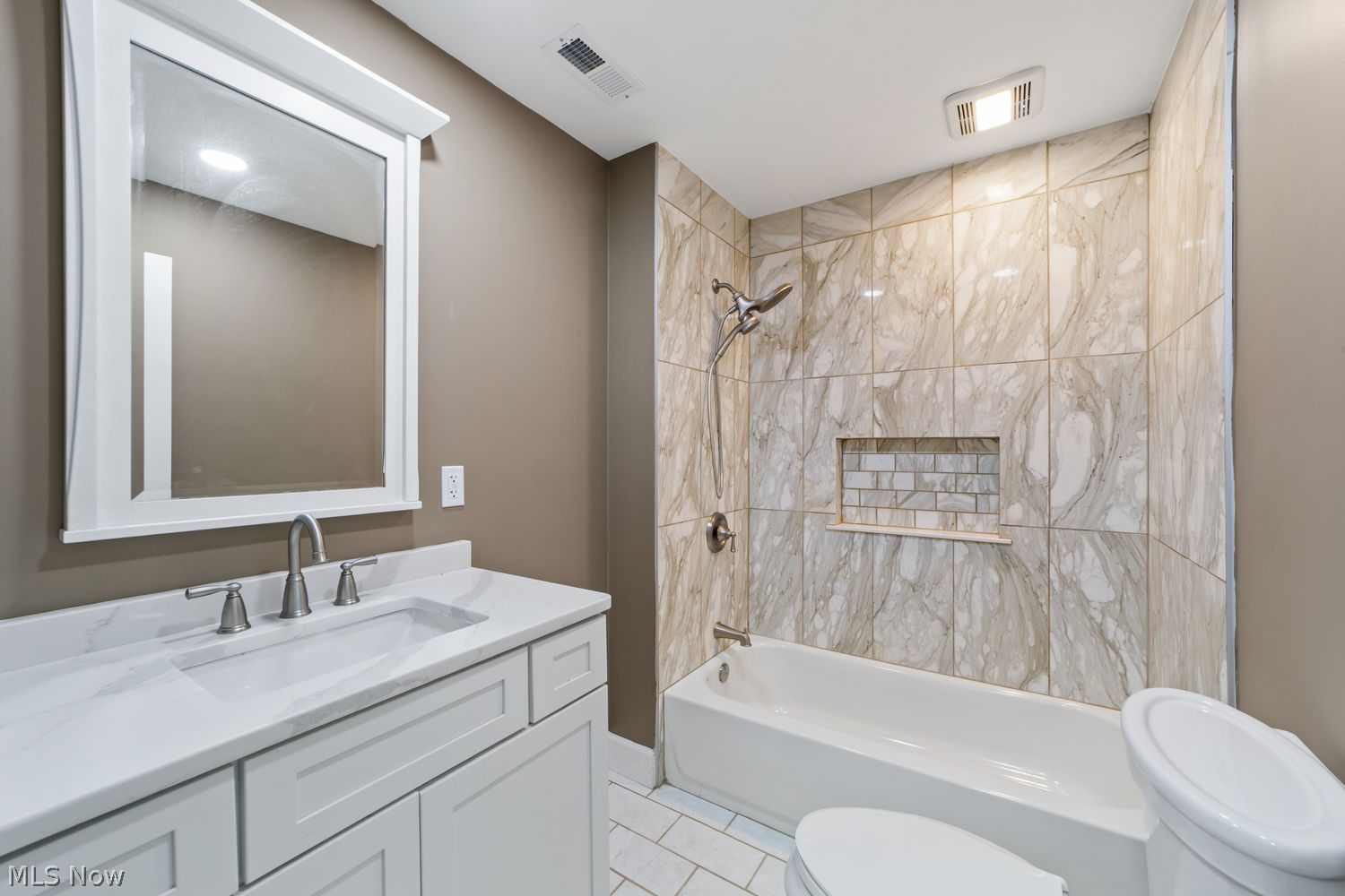 10920 Lake Shore Boulevard Bratenahl OH 44108