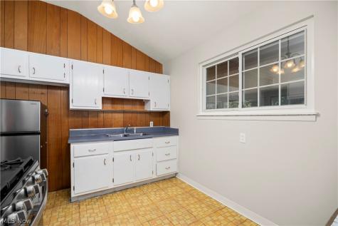 6211 Zehman Drive Brook Park OH 44142