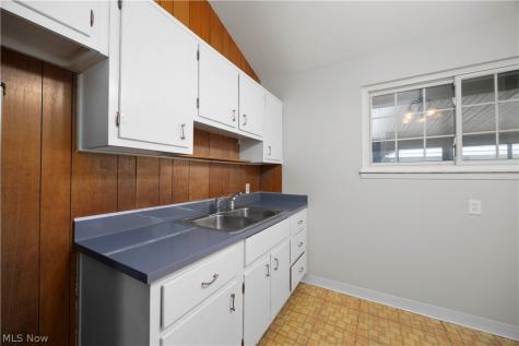 6211 Zehman Drive Brook Park OH 44142