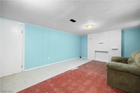 6211 Zehman Drive Brook Park OH 44142