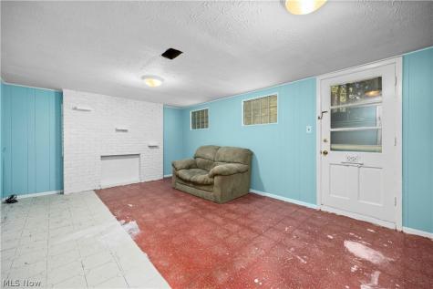 6211 Zehman Drive Brook Park OH 44142