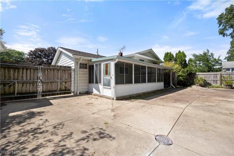 6211 Zehman Drive Brook Park OH 44142