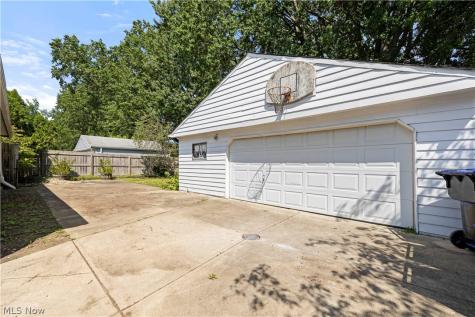 6211 Zehman Drive Brook Park OH 44142