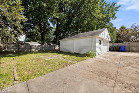 6211 Zehman Drive Brook Park OH 44142