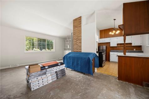 6211 Zehman Drive Brook Park OH 44142