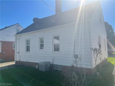 403 E 323rd Street Willowick OH 44095