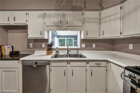 5862 Gareau Drive North Olmsted OH 44070