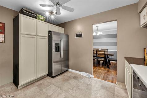 5862 Gareau Drive North Olmsted OH 44070