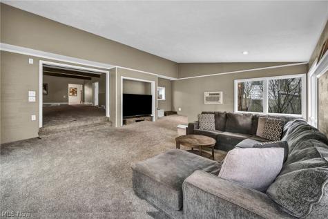5862 Gareau Drive North Olmsted OH 44070