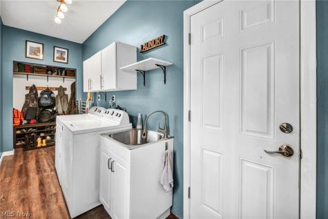 5862 Gareau Drive North Olmsted OH 44070