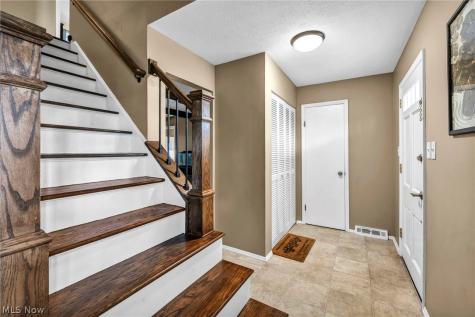 5862 Gareau Drive North Olmsted OH 44070