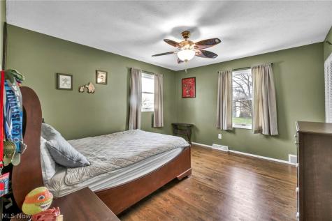 5862 Gareau Drive North Olmsted OH 44070
