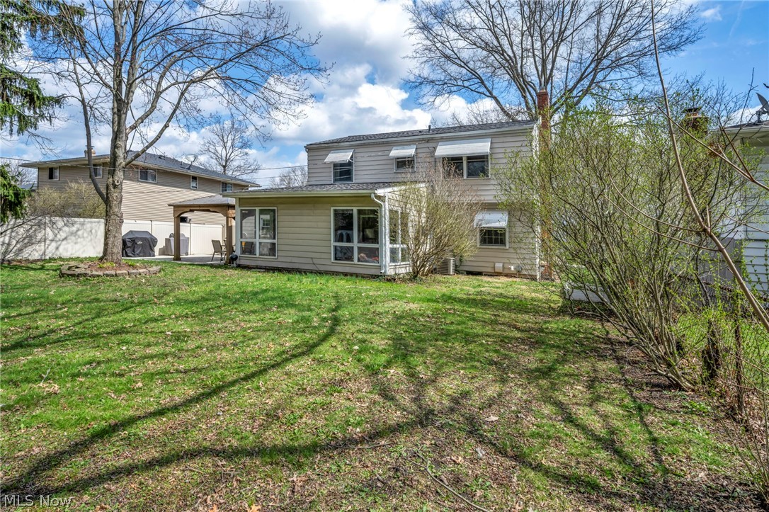 5862 Gareau Drive North Olmsted OH 44070