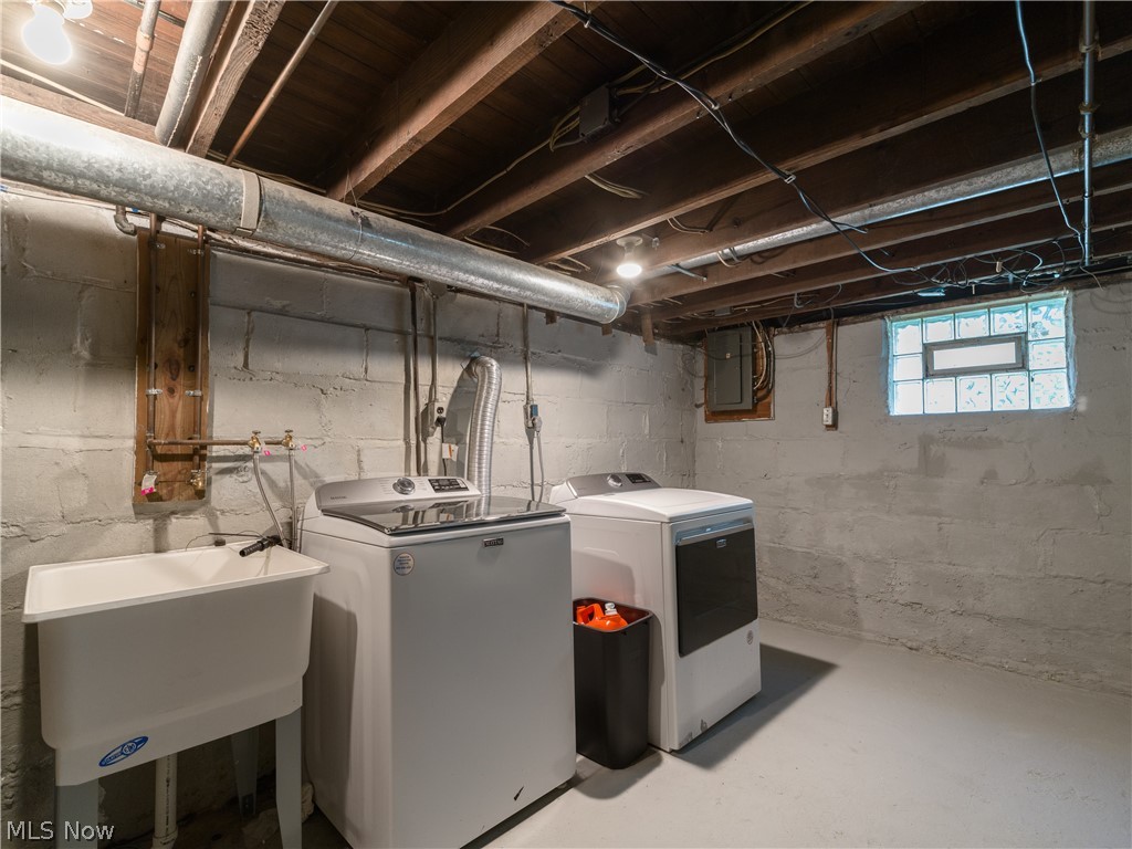 557 Washington Avenue Barberton OH 44203