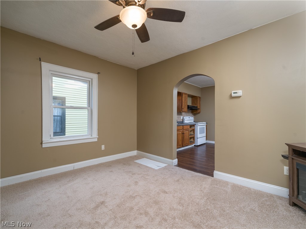 557 Washington Avenue Barberton OH 44203