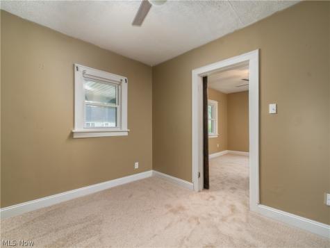 557 Washington Avenue Barberton OH 44203