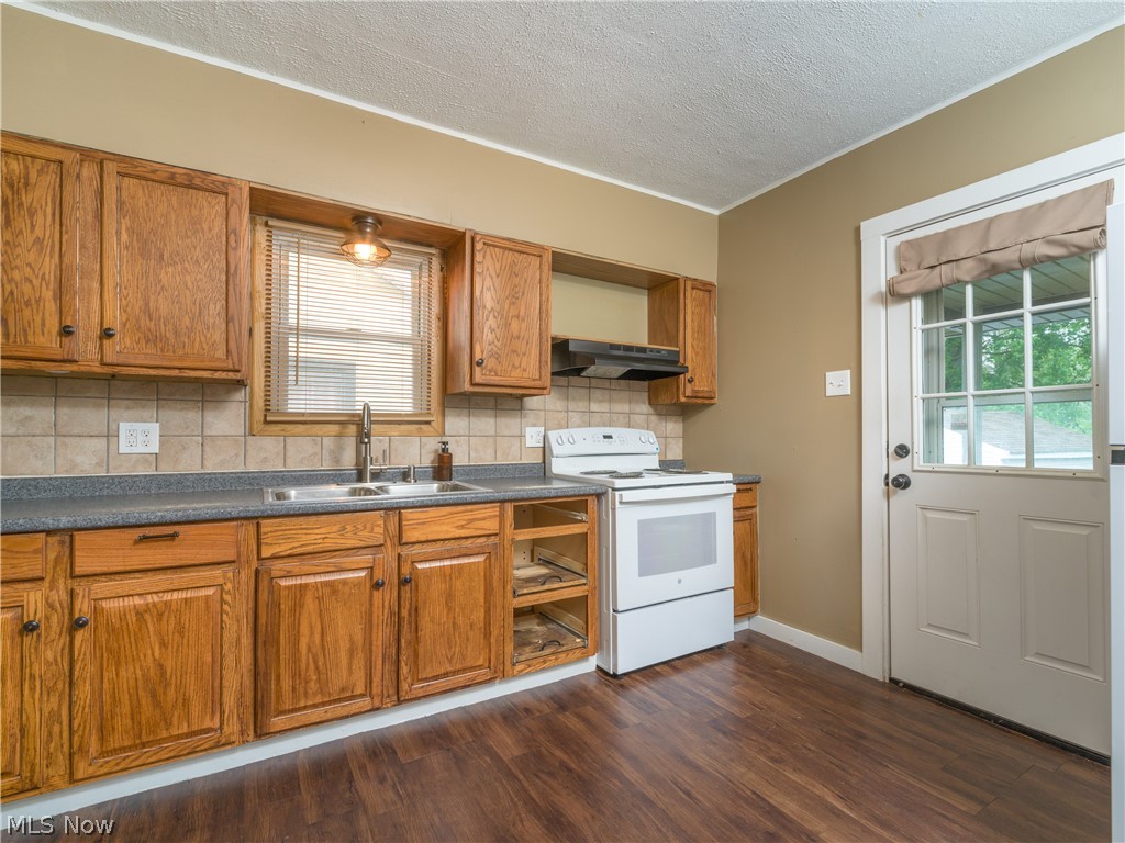 557 Washington Avenue Barberton OH 44203