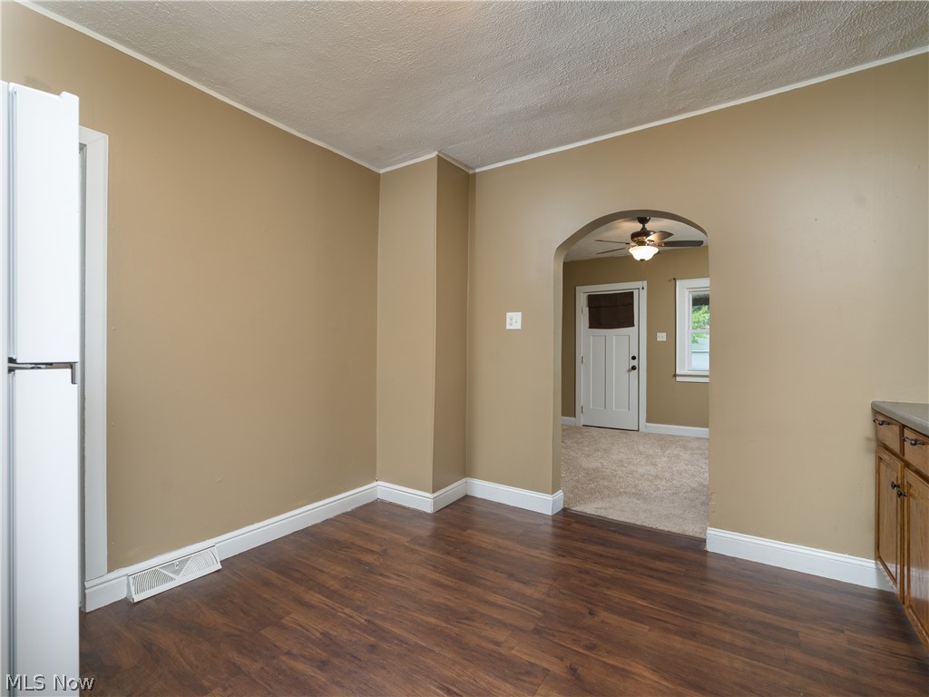 557 Washington Avenue Barberton OH 44203