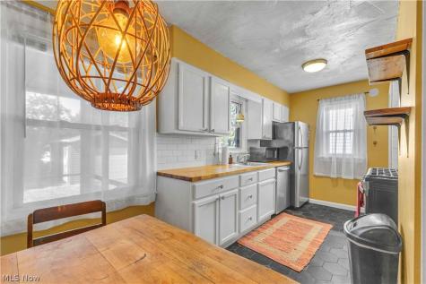 3396 W 151st Street Cleveland OH 44111