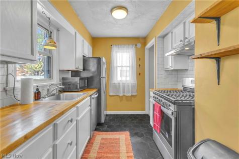 3396 W 151st Street Cleveland OH 44111