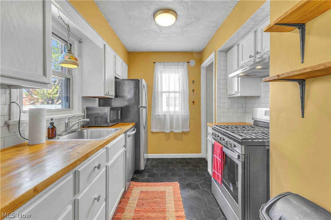 3396 W 151st Street Cleveland OH 44111