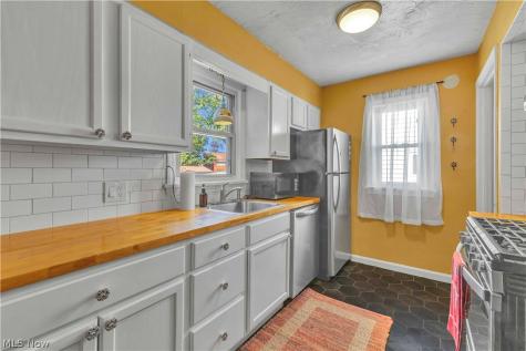 3396 W 151st Street Cleveland OH 44111
