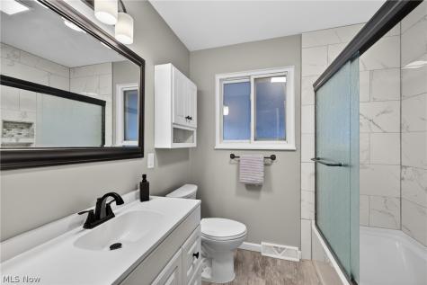 30121 Vineyard Road Willowick OH 44095